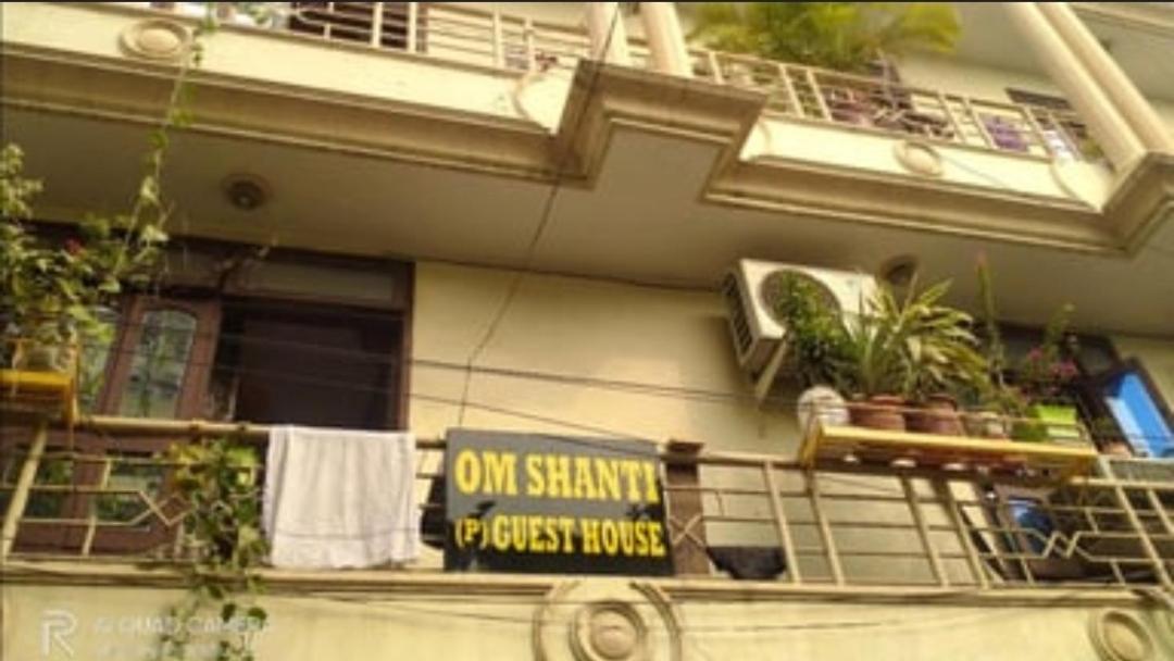 Om Shanthi Paying Guest House Varanasi Exteriör bild