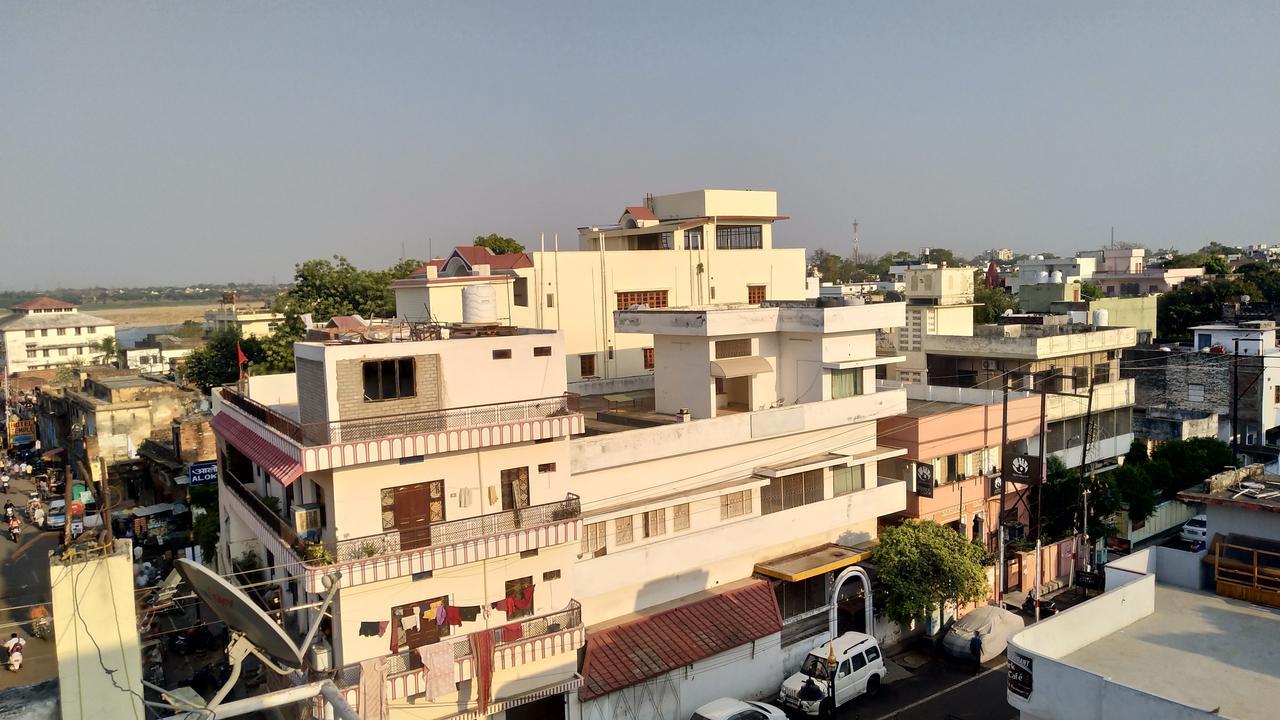 Om Shanthi Paying Guest House Varanasi Exteriör bild