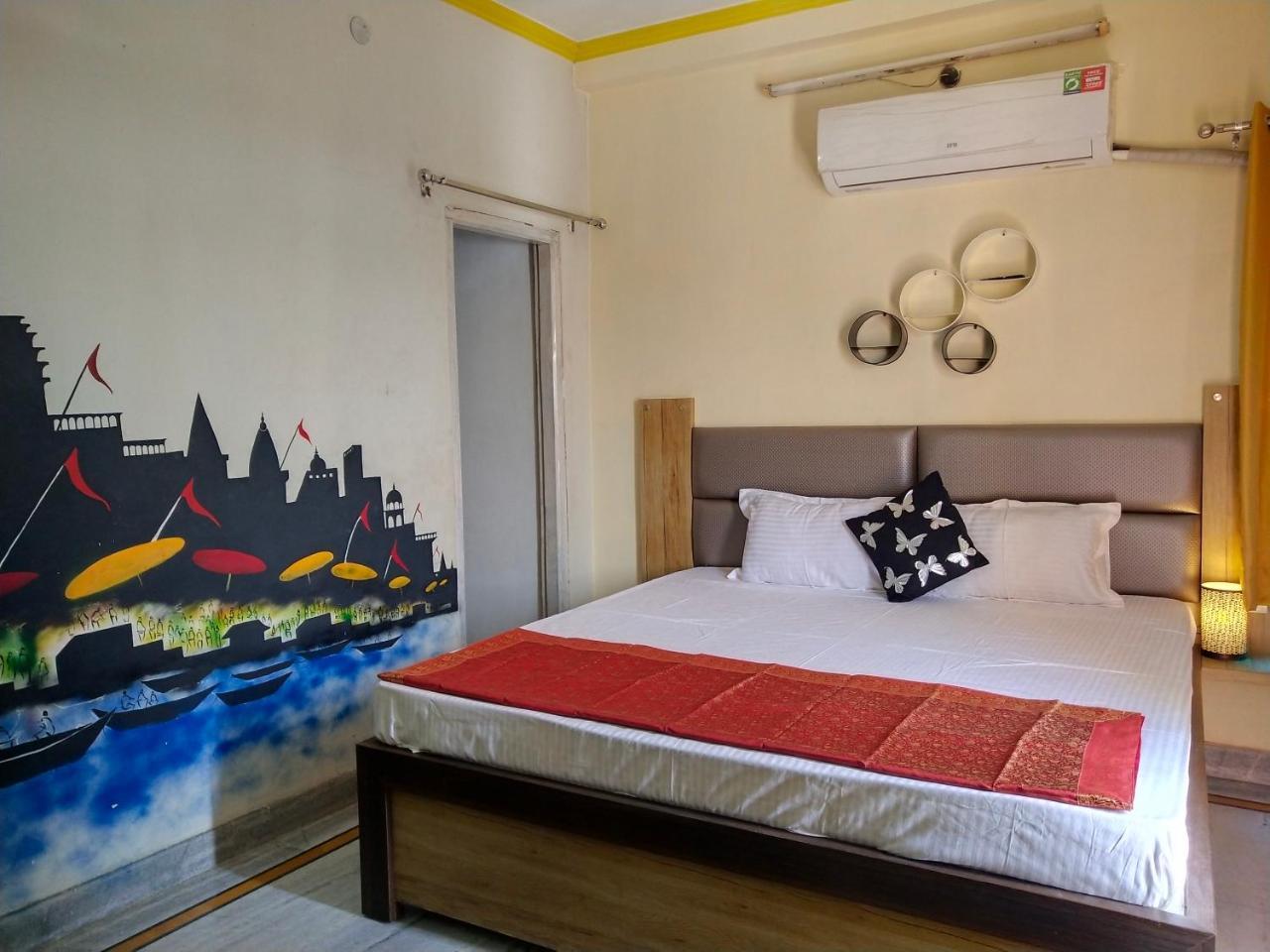 Om Shanthi Paying Guest House Varanasi Exteriör bild